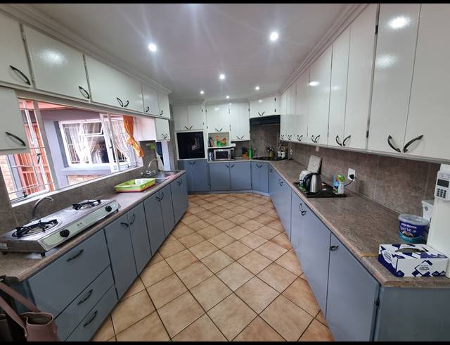 5 BEDROOM FREEHOLD FOR SALE IN THE REEDS